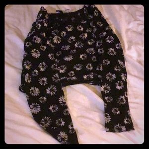 Blk/whte sunflower long sleeve half top